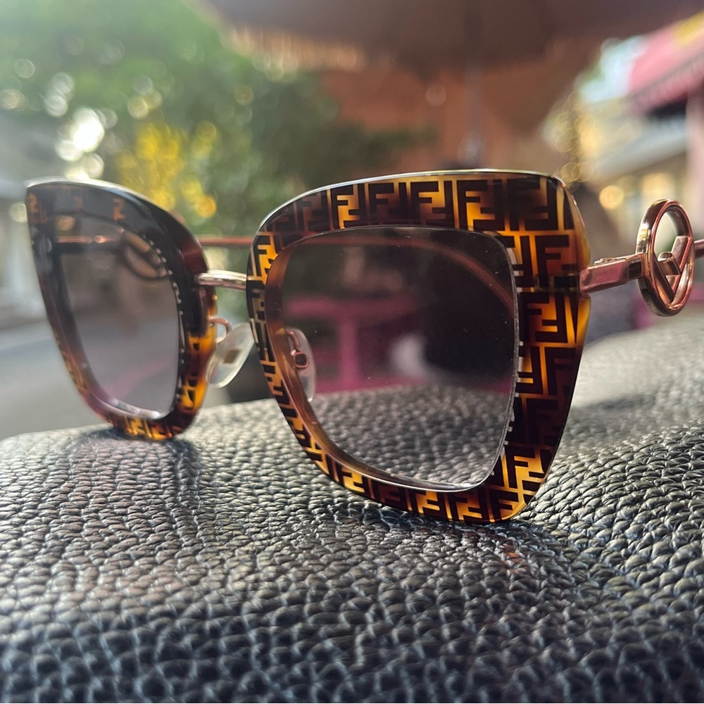 Classic Fancy Fendi Tortoise Shell & Gold Sunglasses